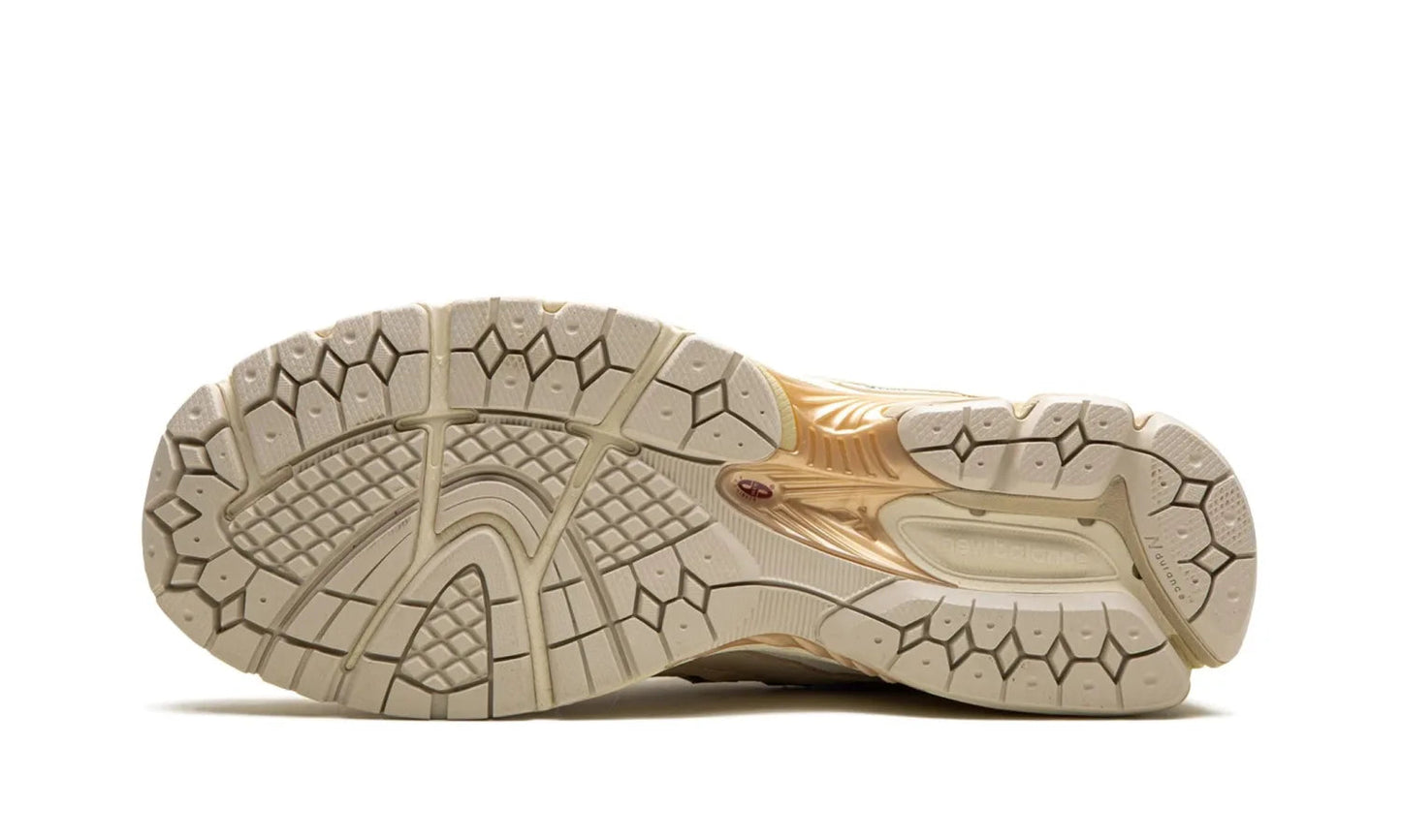 New Balance 2002R Protection Pack Sandstone