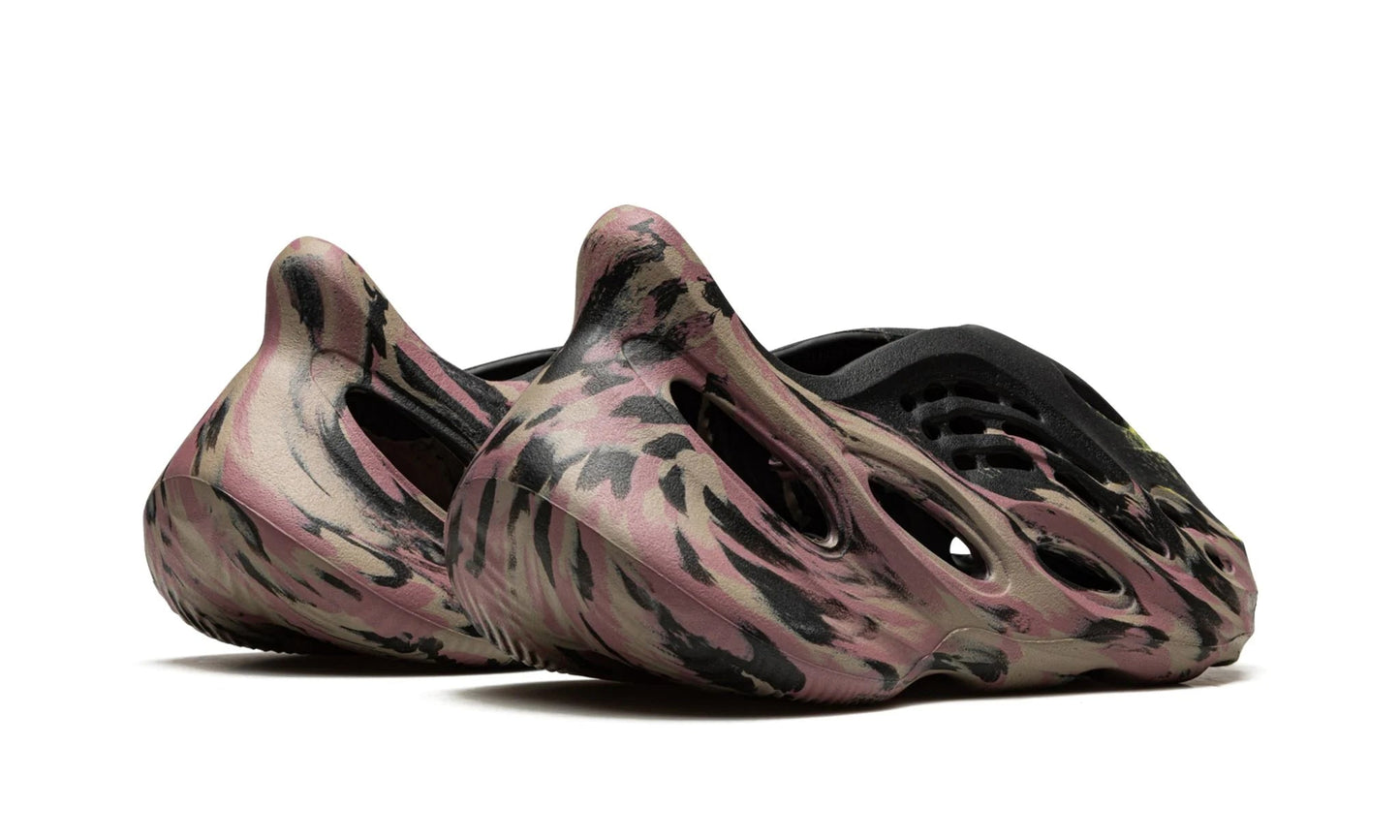 Adidas Yeezy Foam Runner MX Carbon