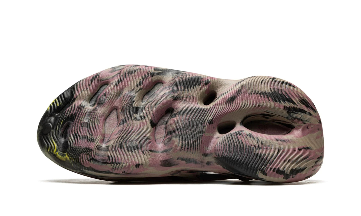 Adidas Yeezy Foam Runner MX Carbon
