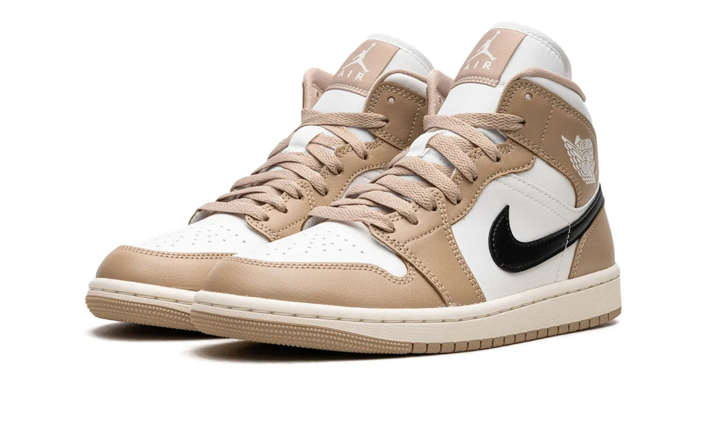 Air Jordan 1 Mid Desert (W)