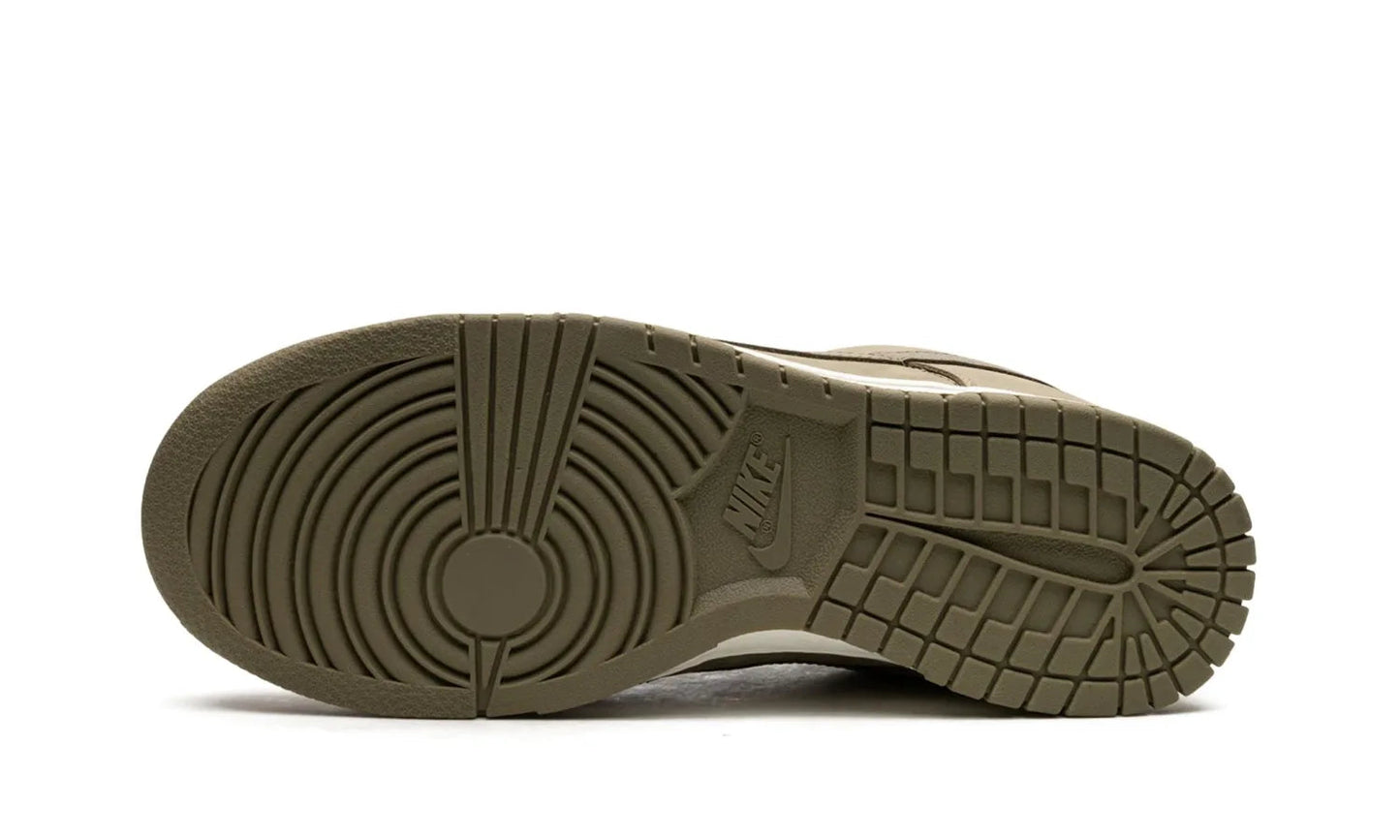 Nike Dunk Low Neutral Olive (W)
