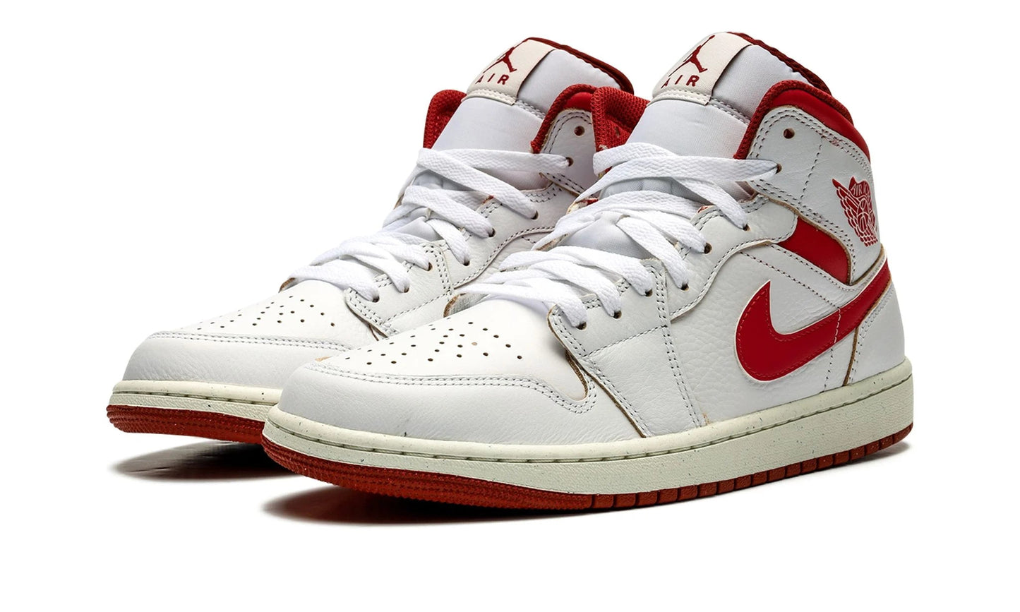 Air Jordan 1 Mid Dune Red