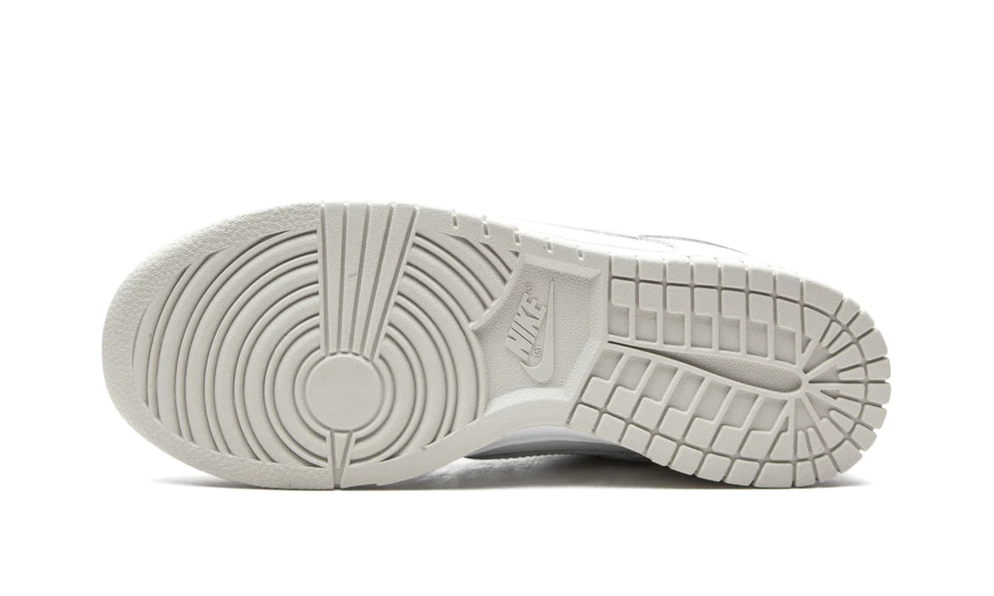 Nike Dunk Low Photon Dust (W)