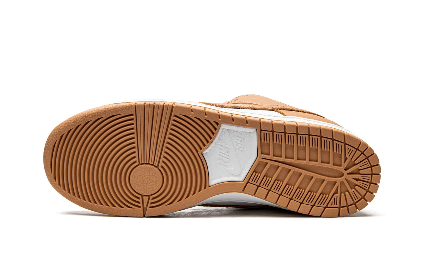 Nike SB Dunk Low Light Cognac