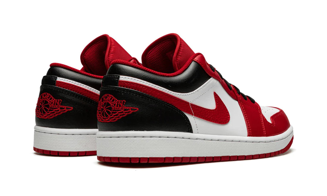 Air Jordan 1 Low Bulls