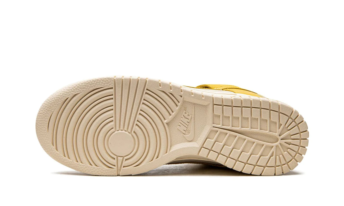 Nike Dunk Low Banana (W)