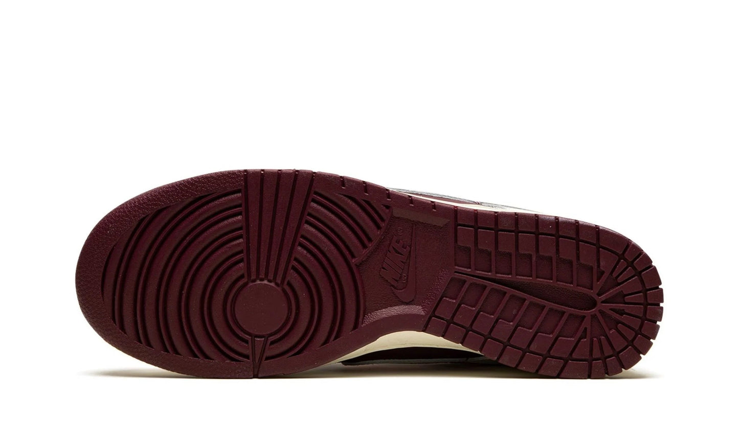 Nike Dunk Low Premium Valentine's Day (2023)