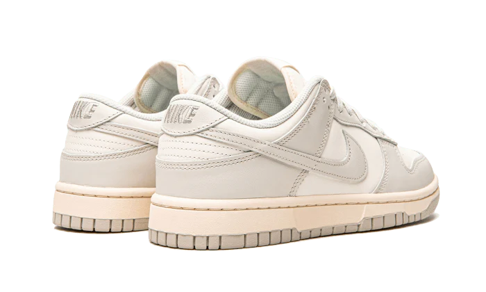 Nike Dunk Low Light Bone (W)