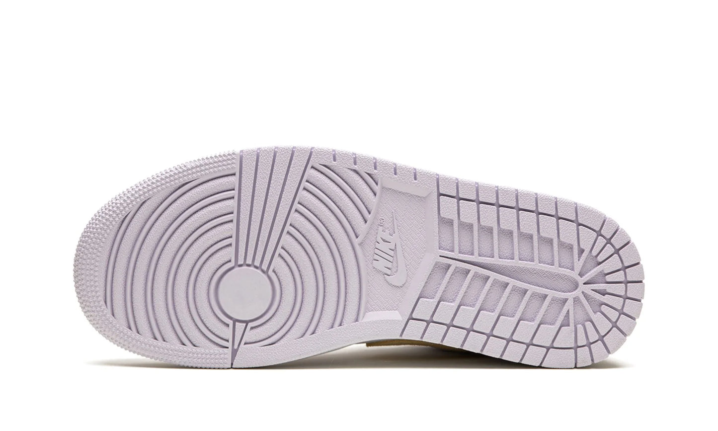 Air Jordan 1 Low Barely Grape (W)