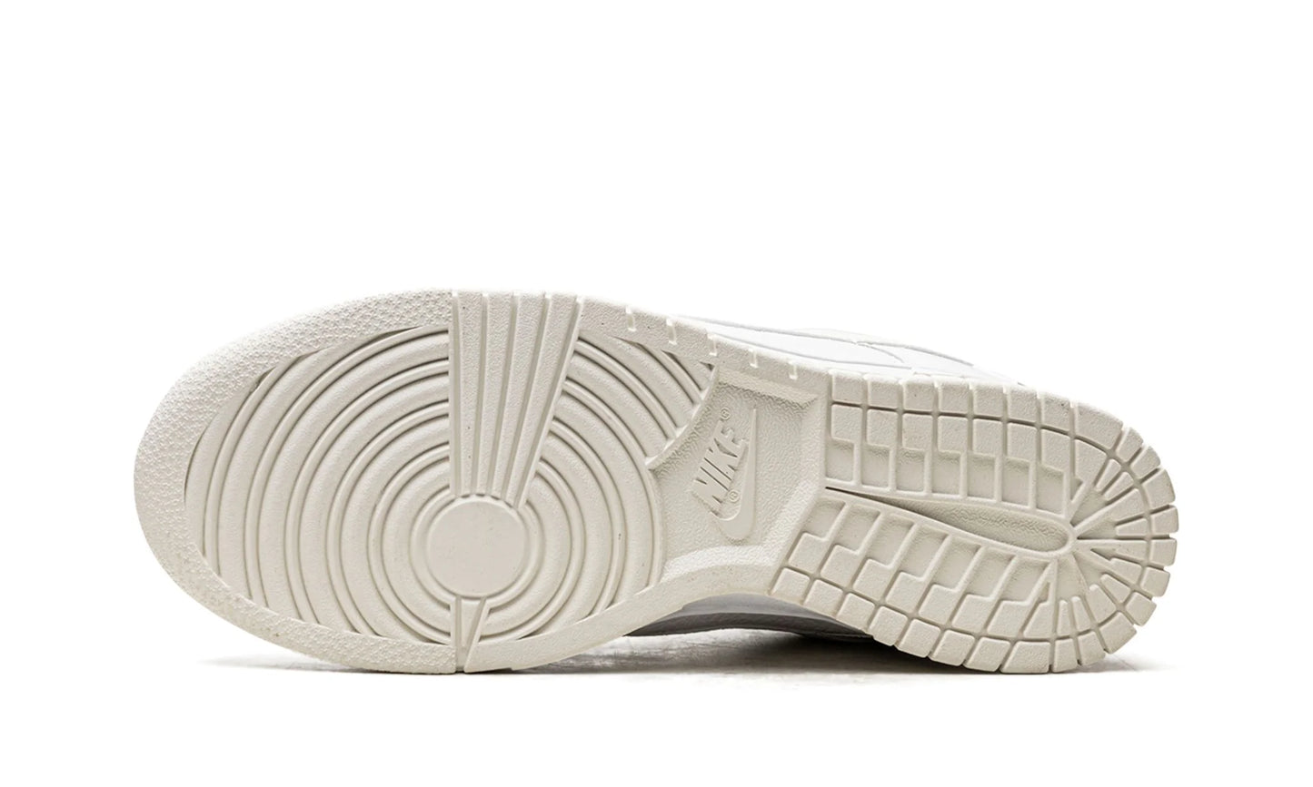 Nike Dunk Low Yellow Heart (W)