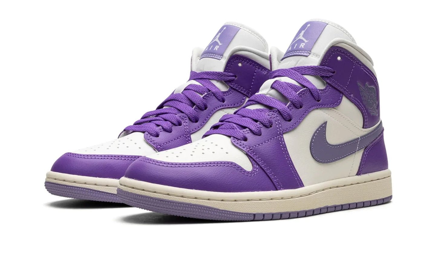 Air Jordan 1 Mid Action Grape (W)